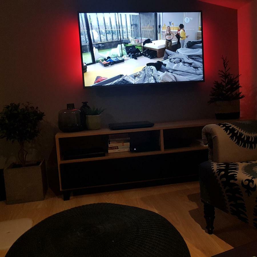 Red Rose Apartament -Parking -Taras- Faktura Vat Kielce Dış mekan fotoğraf